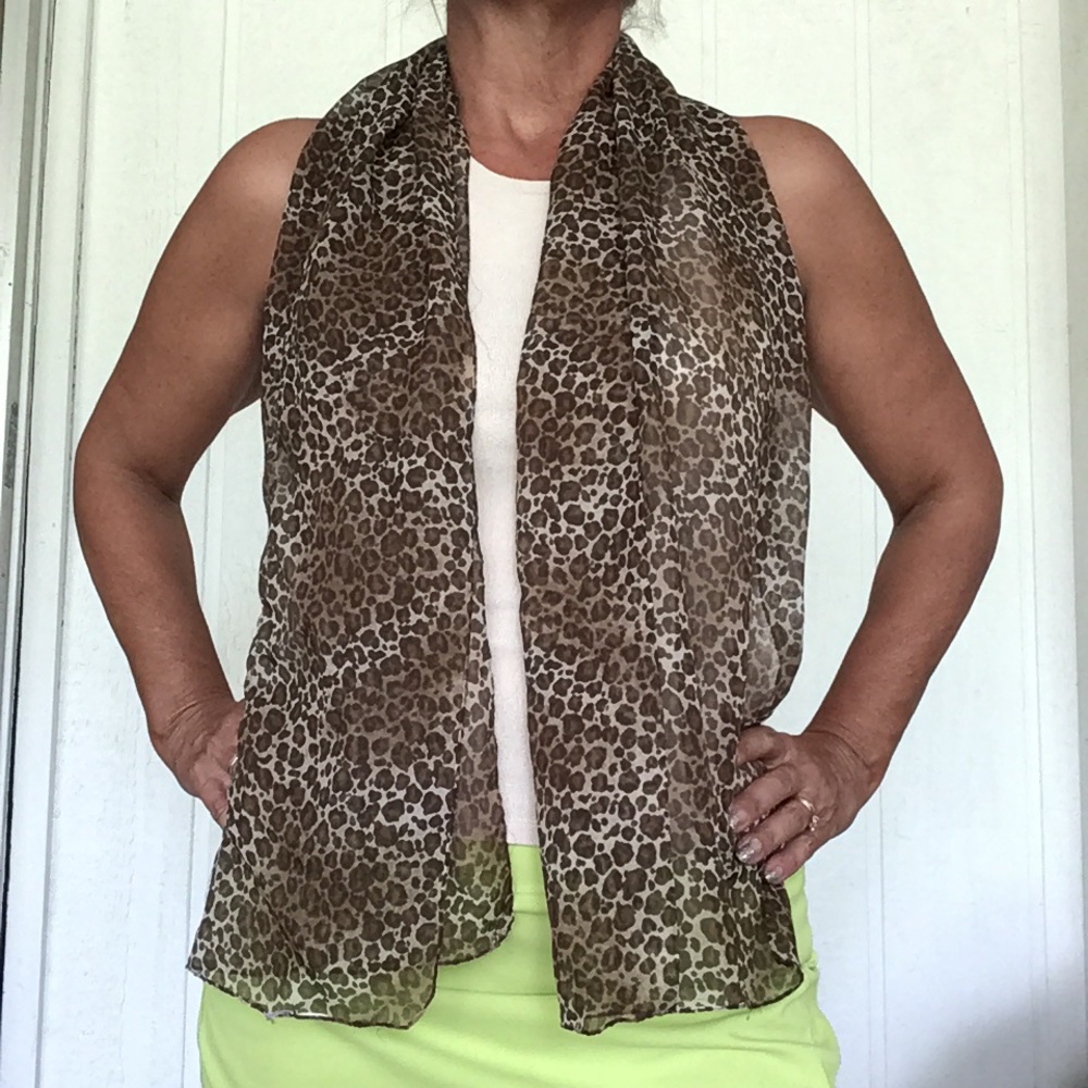 LEOPARD PRINT SCARF - Picture 3 of 5